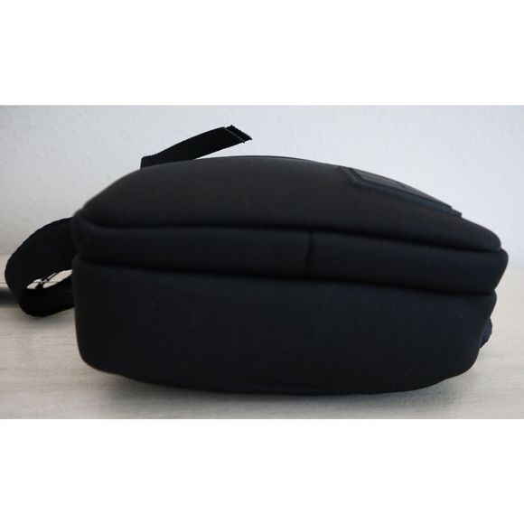 Tommy Hilfiger 69J8610 001 Unisex Sz Small Black Crossbody Camera Bag Purse - Picture 4 of 11